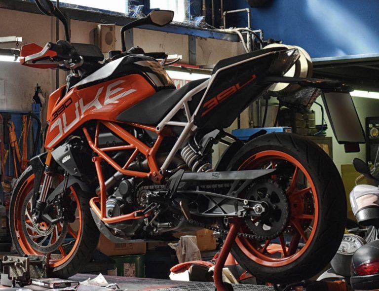 assistenza moto e scooter milano - officina moto milano - officina scooter milano -bikezone milano