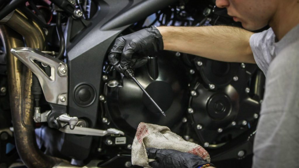 assistenza moto e scooter milano - officina moto milano - officina scooter milano -bikezone milano