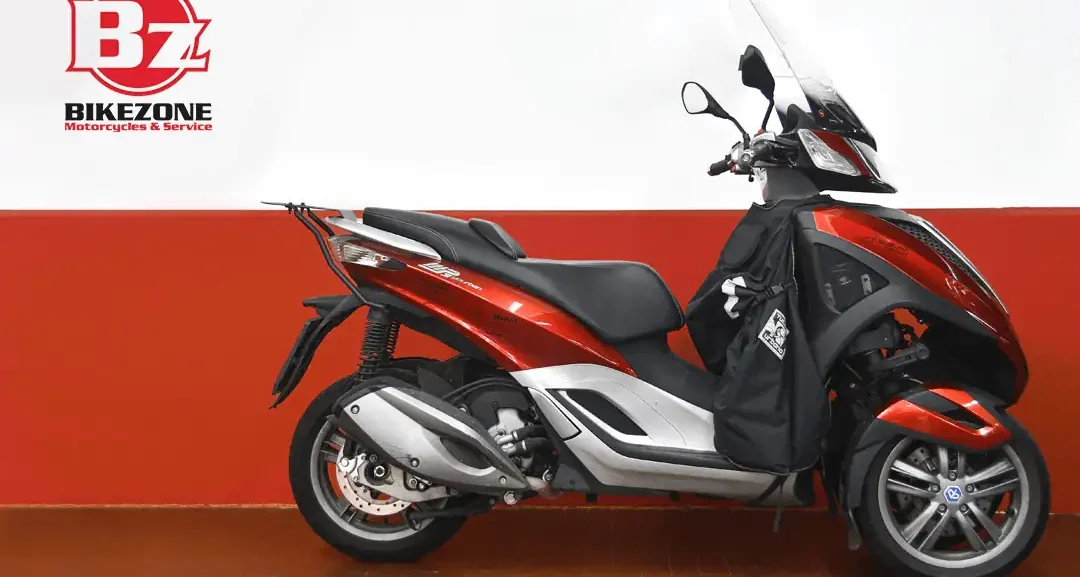 Piaggio MP3 300 Yourban usato a tre ruote in vendita da BikeZone Milano