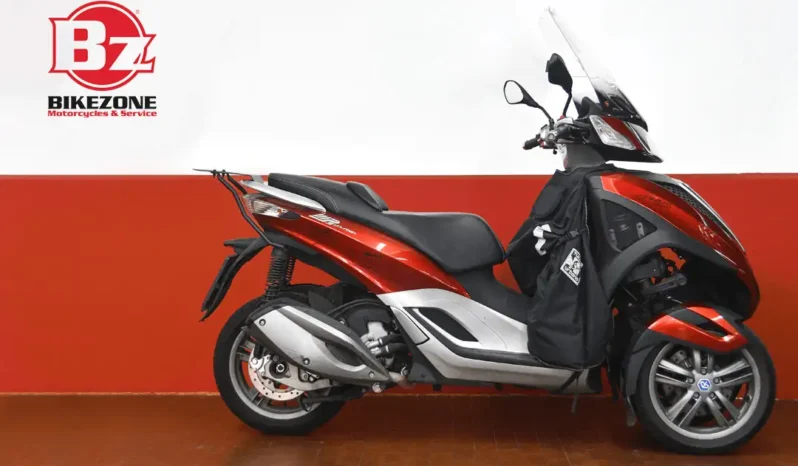 Piaggio MP3 300 Yourban usato a tre ruote in vendita da BikeZone Milano