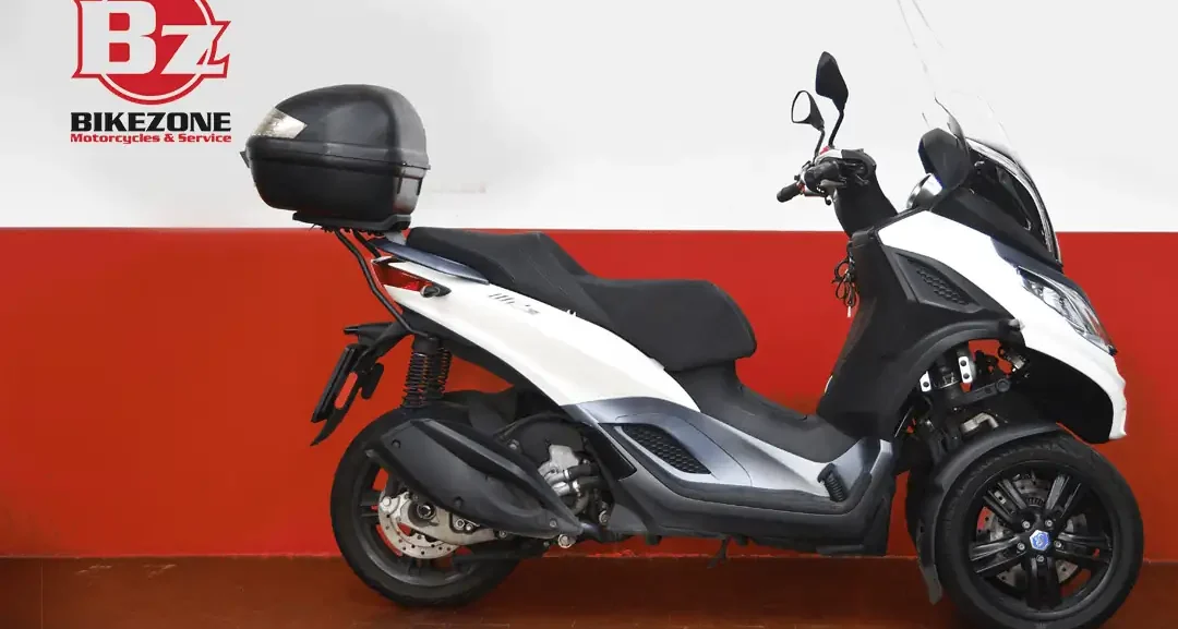 Piaggio MP3 300 usato 2022 in vendita a Milano presso BikeZone