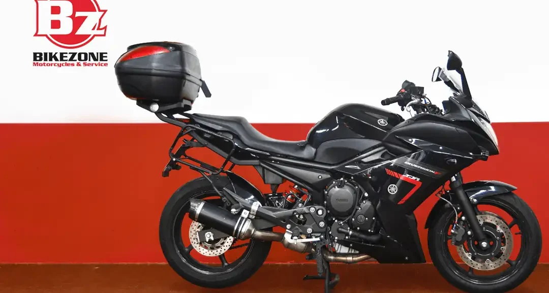 Moto usata Yamaha XJ6 Diversion F 600 nera con carenatura integrale