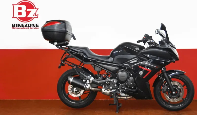 Moto usata Yamaha XJ6 Diversion F 600 nera con carenatura integrale