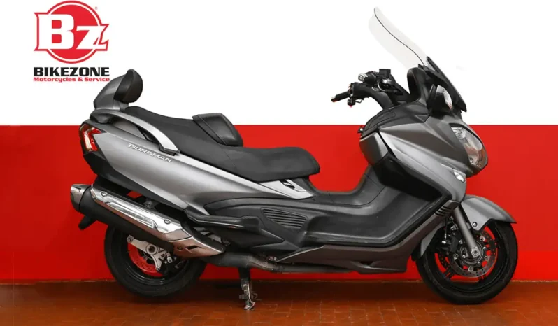 Maxi scooter Suzuki Burgman 650 vista laterale colore grigio