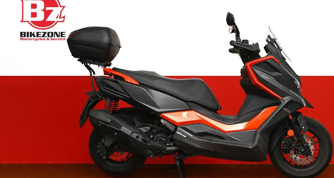 Scooter Kymco DTX 360 usato vista laterale grigio nero