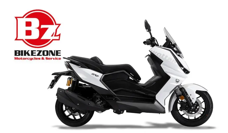 Wottan GT2 300 V2 bianco — scooter 300cc Euro 5+, vista laterale, esposto da BikeZone Milano