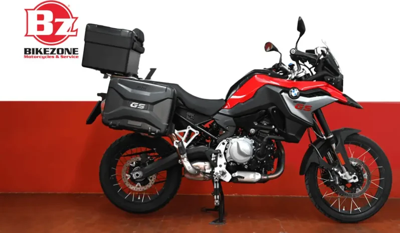 “BMW F850 GS 2019 vista anteriore, moto enduro stradale usata con display TFT e dotazioni complete”