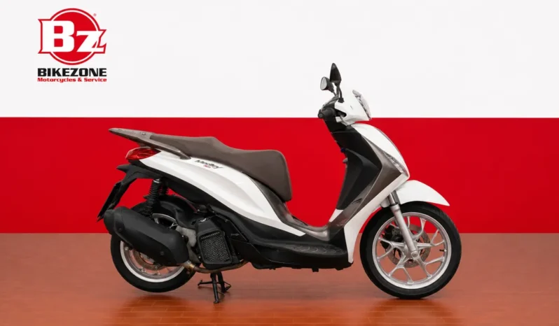 Piaggio Medley 125 bianco usato a Milano 3